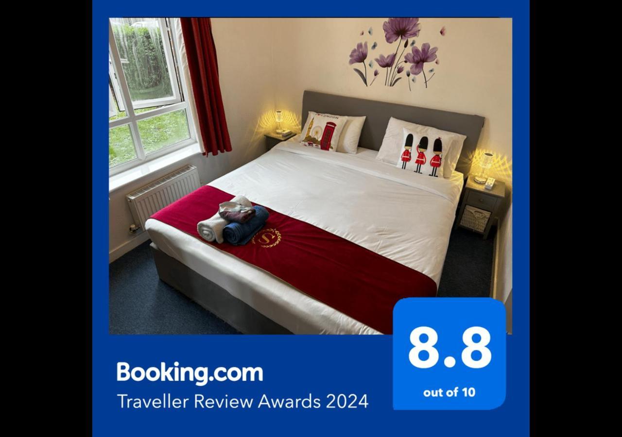 London 2 Bed 2 Bath Apartment Holiday Home - Free Parking - 3Min Walk To The Train Station - 19Min To London Liverpool Street 5Min To Victoria Line 1Gb Broadband Super Fast Internet Ground Floor 100S Of Shops Restaurants Bakeries 24-Hour Asda Superst Экстерьер фото