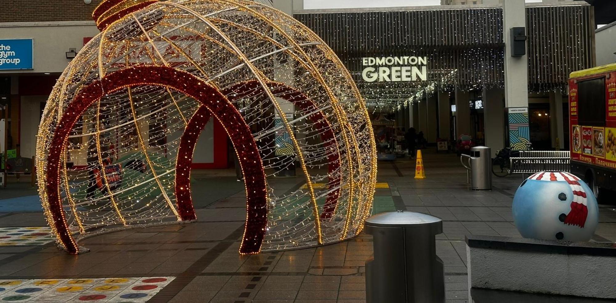 London 2 Bed 2 Bath Apartment Holiday Home - Free Parking - 3Min Walk To The Train Station - 19Min To London Liverpool Street 5Min To Victoria Line 1Gb Broadband Super Fast Internet Ground Floor 100S Of Shops Restaurants Bakeries 24-Hour Asda Superst Экстерьер фото