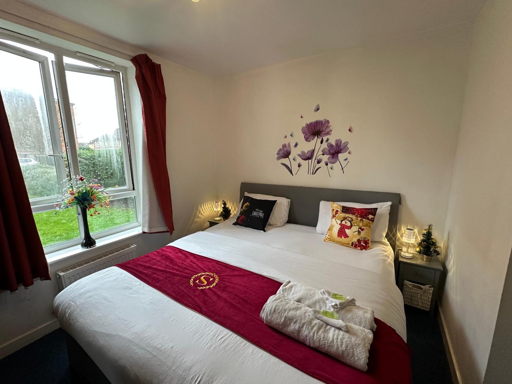 London 2 Bed 2 Bath Apartment Holiday Home - Free Parking - 3Min Walk To The Train Station - 19Min To London Liverpool Street 5Min To Victoria Line 1Gb Broadband Super Fast Internet Ground Floor 100S Of Shops Restaurants Bakeries 24-Hour Asda Superst Экстерьер фото