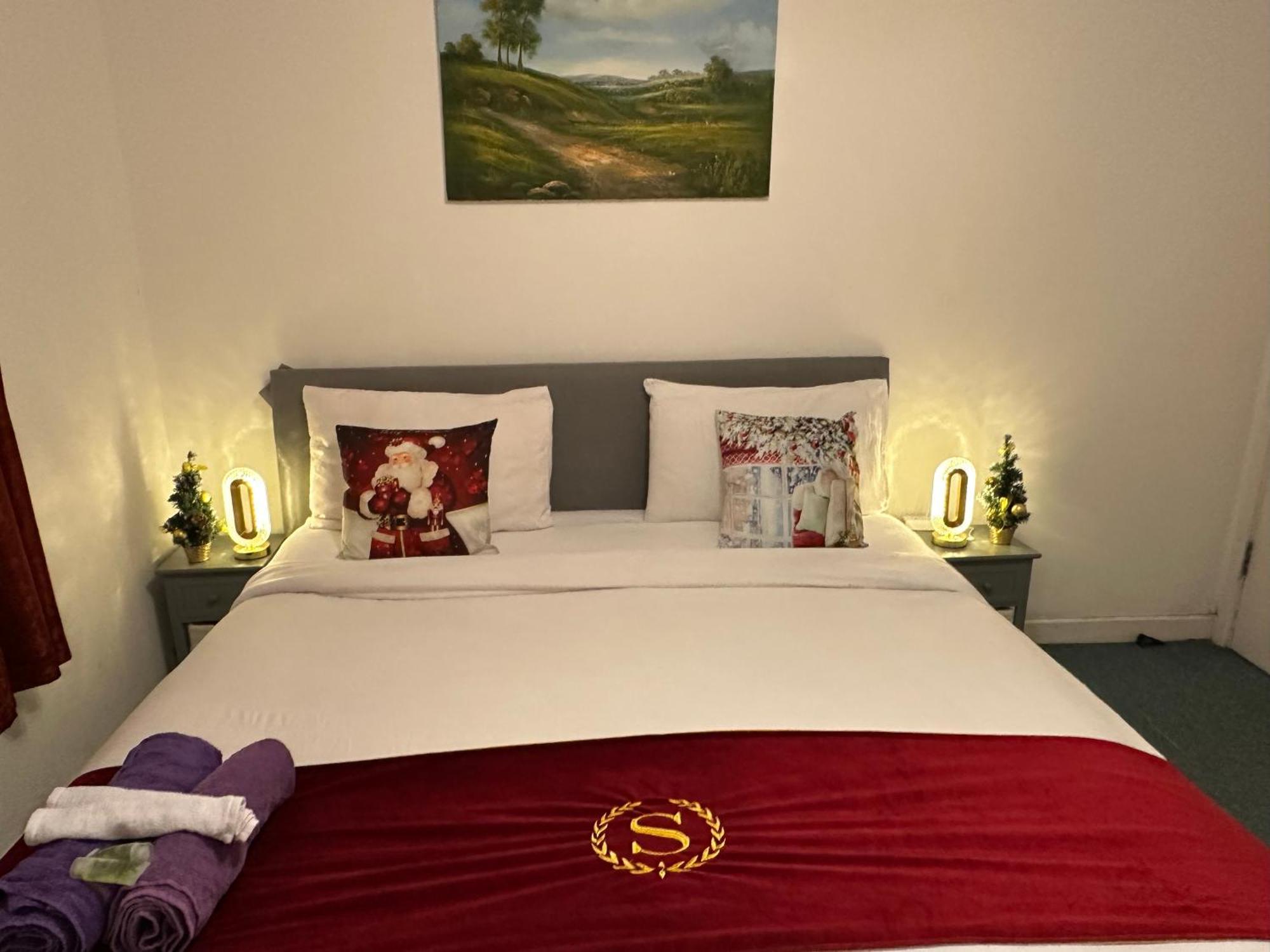 London 2 Bed 2 Bath Apartment Holiday Home - Free Parking - 3Min Walk To The Train Station - 19Min To London Liverpool Street 5Min To Victoria Line 1Gb Broadband Super Fast Internet Ground Floor 100S Of Shops Restaurants Bakeries 24-Hour Asda Superst Экстерьер фото